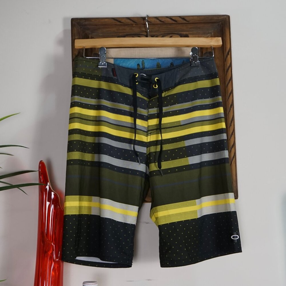 Oakley graphic striped swim board shorts